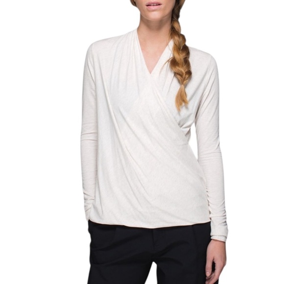 LULULEMON Athletica NWT Radiant Long Sleeve Top Size 12 in Heather White - Picture 1 of 15